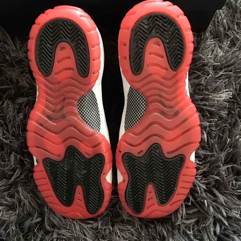 NIKE AIR JORDAN 11 RETRO LOW “BRED” - Picture 3 of 5